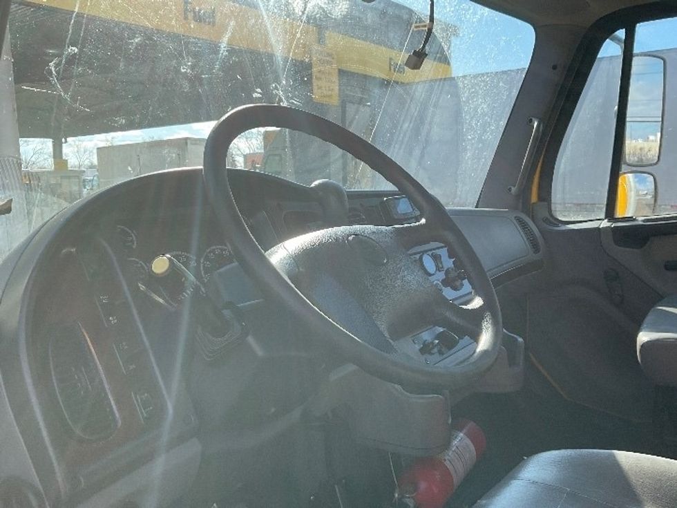 Medium Duty Box Truck-Light and Medium Duty Trucks-Freightliner-2022-M2-Allen Park-MI-82,600\n\t\tmiles-$ 76,000 - Image 17