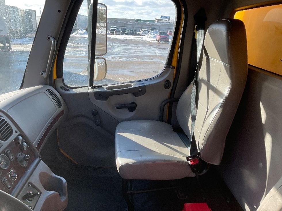 Medium Duty Box Truck-Light and Medium Duty Trucks-Freightliner-2022-M2-Allen Park-MI-82,600\n\t\tmiles-$ 76,000 - Image 19