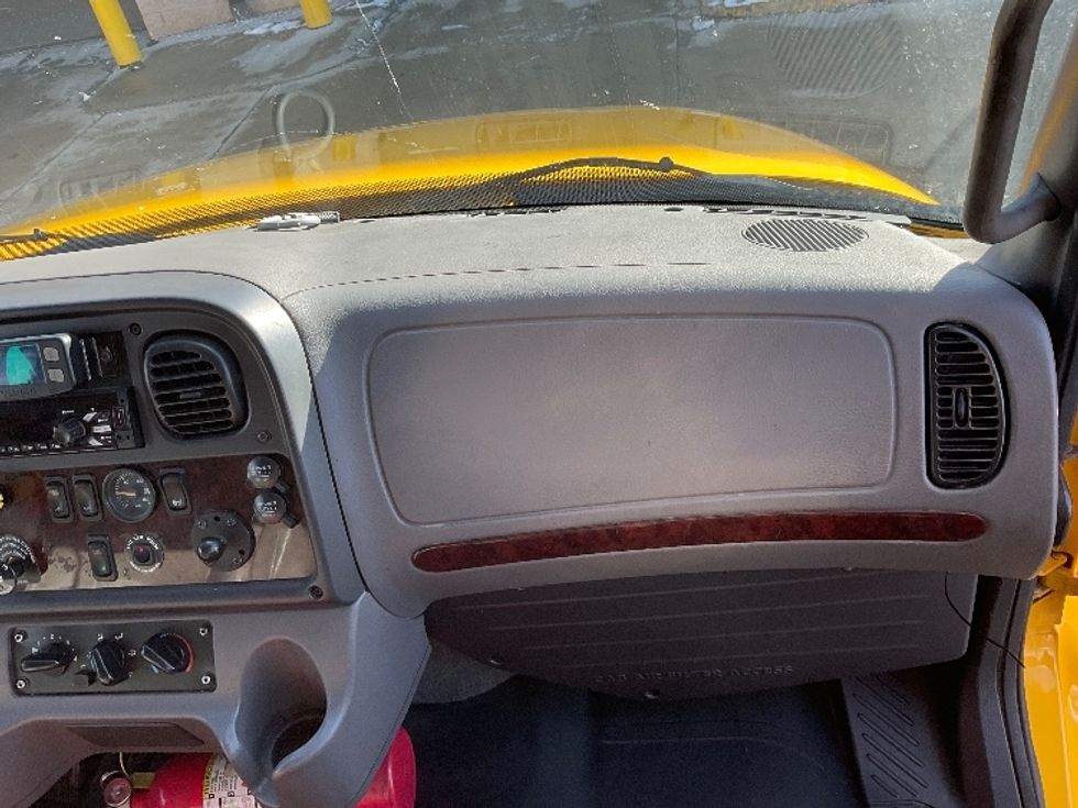 Medium Duty Box Truck-Light and Medium Duty Trucks-Freightliner-2022-M2-Allen Park-MI-82,600\n\t\tmiles-$ 76,000 - Image 21