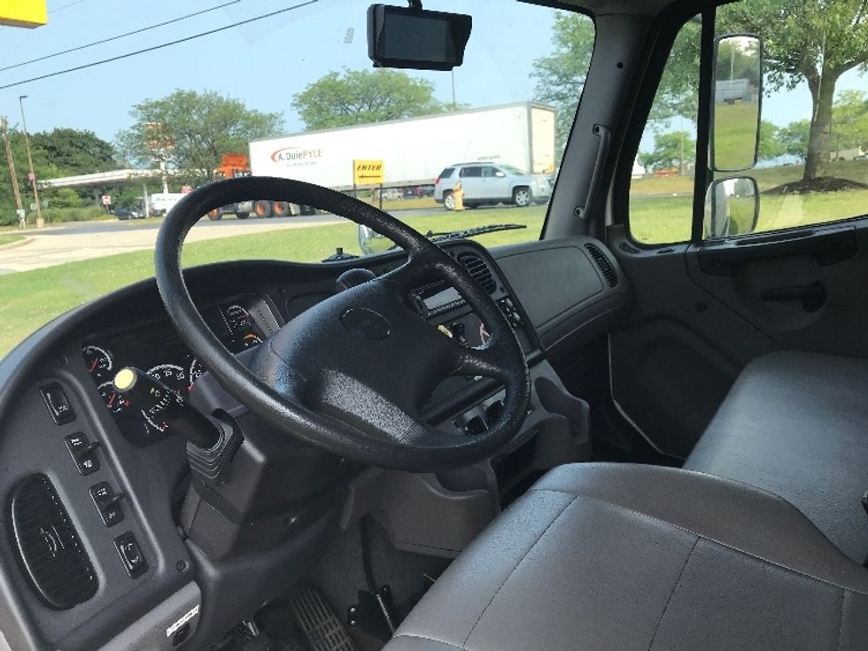 Medium Duty Box Truck-Light and Medium Duty Trucks-Freightliner-2022-M2-Allentown-PA-107,566\n\t\tmiles-$ 75,000 - Image 17