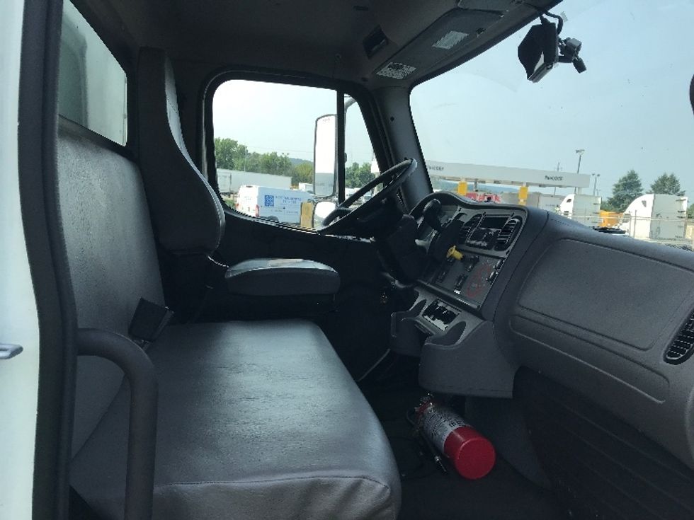 Medium Duty Box Truck-Light and Medium Duty Trucks-Freightliner-2022-M2-Allentown-PA-107,566\n\t\tmiles-$ 75,000 - Image 22