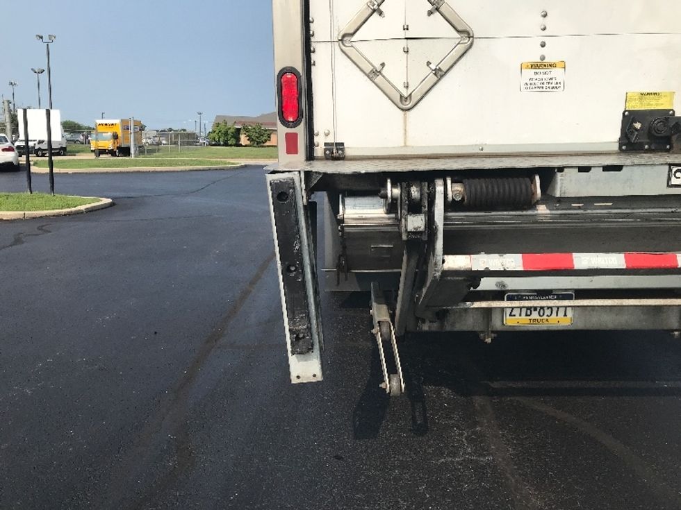 Medium Duty Box Truck-Light and Medium Duty Trucks-Freightliner-2022-M2-Allentown-PA-107,566\n\t\tmiles-$ 75,000 - Image 26