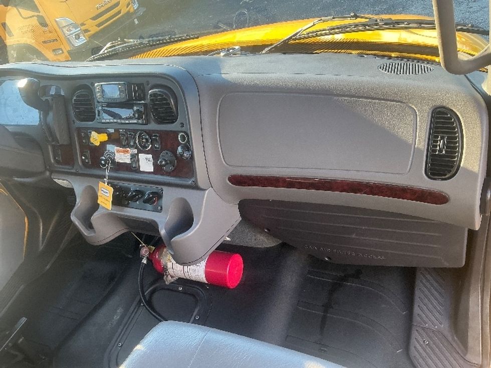 Medium Duty Box Truck-Light and Medium Duty Trucks-Freightliner-2022-M2-Apopka-FL-222,664\n\t\tmiles-$ 50,750 - Image 20