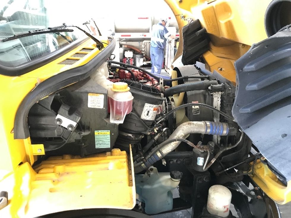 Medium Duty Box Truck-Light and Medium Duty Trucks-Freightliner-2022-M2-Apopka-FL-222,664\n\t\tmiles-$ 50,750 - Image 22