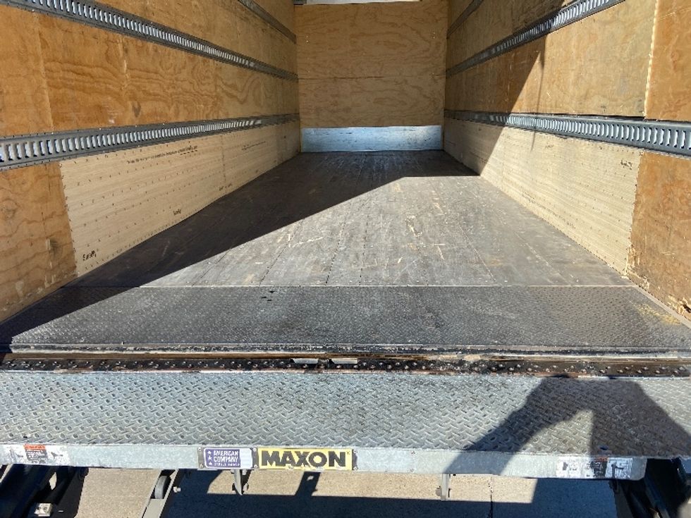 Medium Duty Box Truck-Light and Medium Duty Trucks-Freightliner-2022-M2-Arlington-TX-319,583\n\t\tmiles-$ 36,500 - Image 10