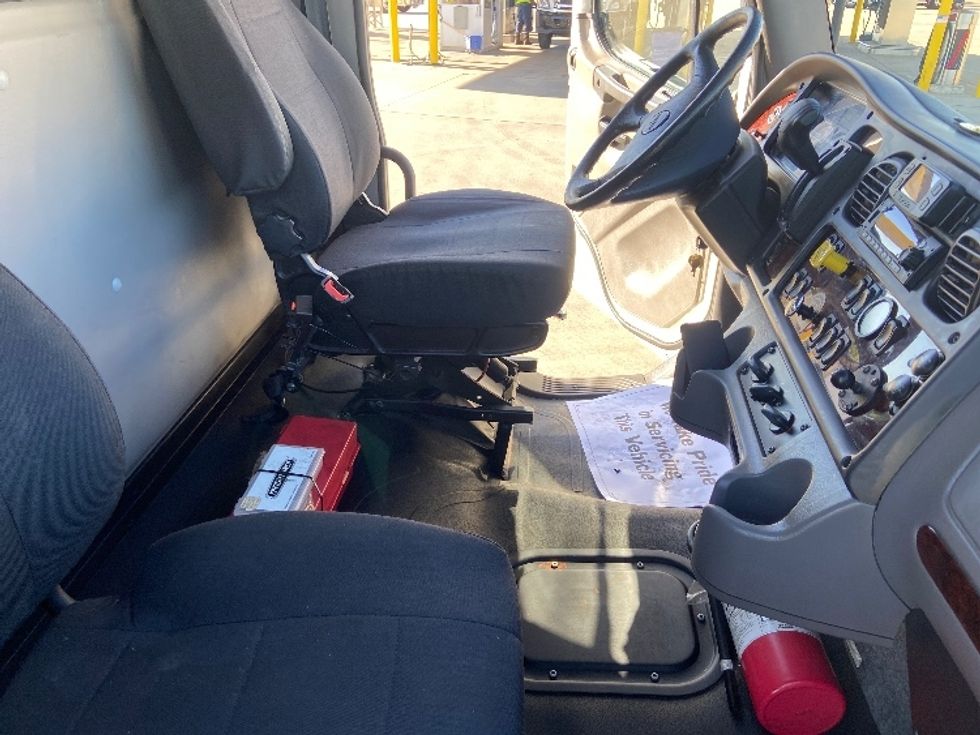 Medium Duty Box Truck-Light and Medium Duty Trucks-Freightliner-2022-M2-Arlington-TX-319,583\n\t\tmiles-$ 36,500 - Image 22