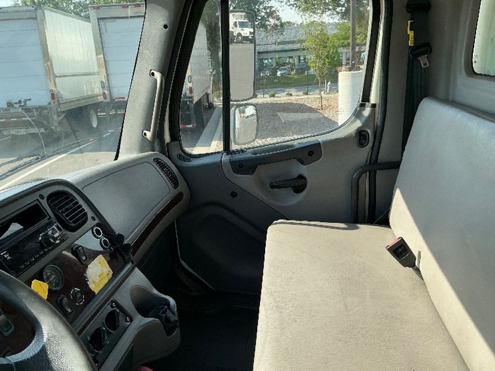 Medium Duty Box Truck-Light and Medium Duty Trucks-Freightliner-2022-M2-Atlanta (Forest Park)-GA-243,805\n\t\tmiles-$ 53,000 - Image 19