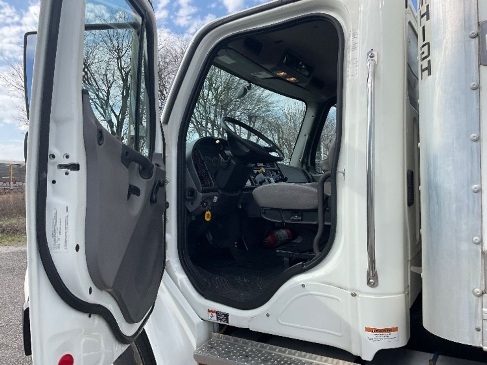 Medium Duty Box Truck-Light and Medium Duty Trucks-Freightliner-2022-M2-Atlanta-GA-241,532\n\t\tmiles-$ 58,000 - Image 16