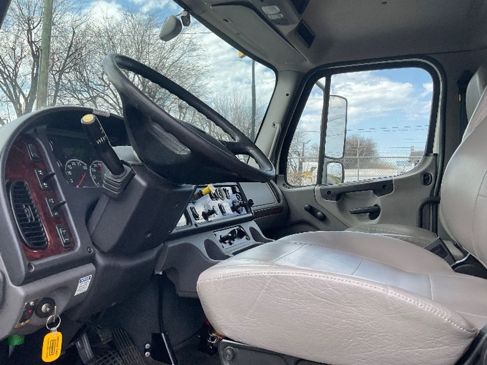Medium Duty Box Truck-Light and Medium Duty Trucks-Freightliner-2022-M2-Atlanta-GA-241,532\n\t\tmiles-$ 58,000 - Image 17