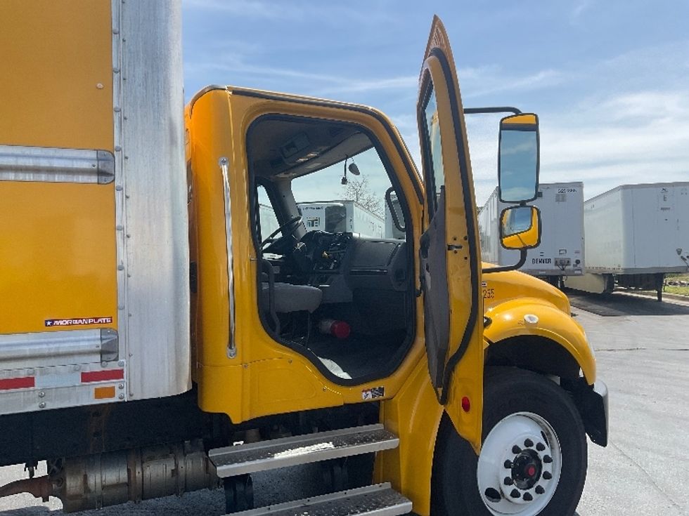 Medium Duty Box Truck-Light and Medium Duty Trucks-Freightliner-2022-M2-Aurora-CO-109,077\n\t\tmiles-$ 75,500 - Image 20