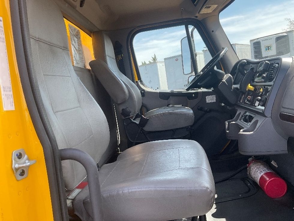 Medium Duty Box Truck-Light and Medium Duty Trucks-Freightliner-2022-M2-Aurora-CO-109,077\n\t\tmiles-$ 75,500 - Image 22