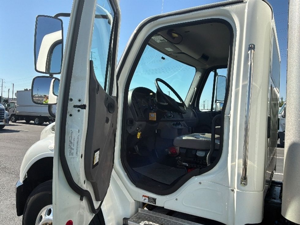 Medium Duty Box Truck-Light and Medium Duty Trucks-Freightliner-2022-M2-Aurora-CO-172,838\n\t\tmiles-$ 65,500 - Image 16
