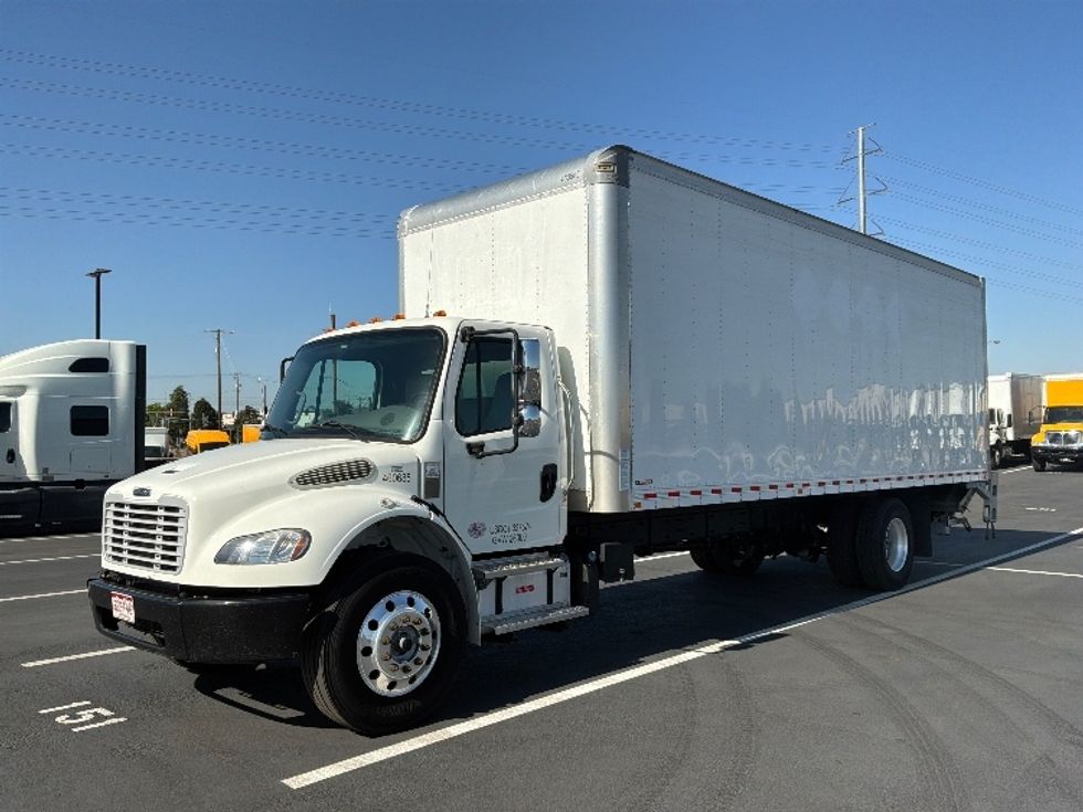 Medium Duty Box Truck-Light and Medium Duty Trucks-Freightliner-2022-M2-Aurora-CO-172,838\n\t\tmiles-$ 65,500 - Image 3