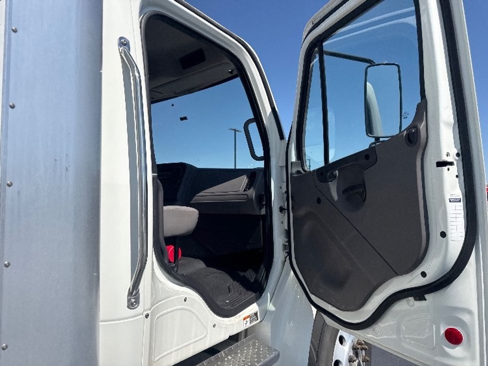 Medium Duty Box Truck-Light and Medium Duty Trucks-Freightliner-2022-M2-Aurora-CO-197,088\n\t\tmiles-$ 63,750 - Image 20