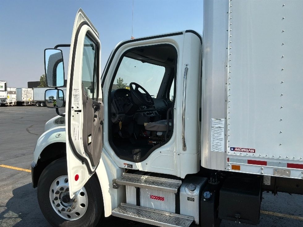 Medium Duty Box Truck-Light and Medium Duty Trucks-Freightliner-2022-M2-Aurora-CO-205,225\n\t\tmiles-$ 56,500 - Image 16