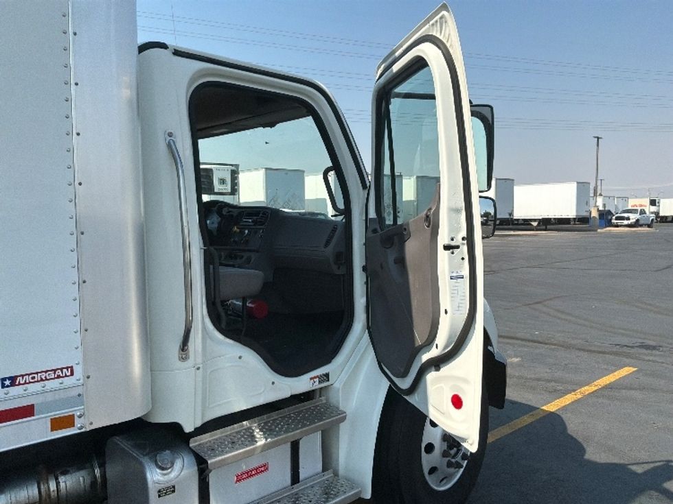 Medium Duty Box Truck-Light and Medium Duty Trucks-Freightliner-2022-M2-Aurora-CO-205,225\n\t\tmiles-$ 56,500 - Image 20