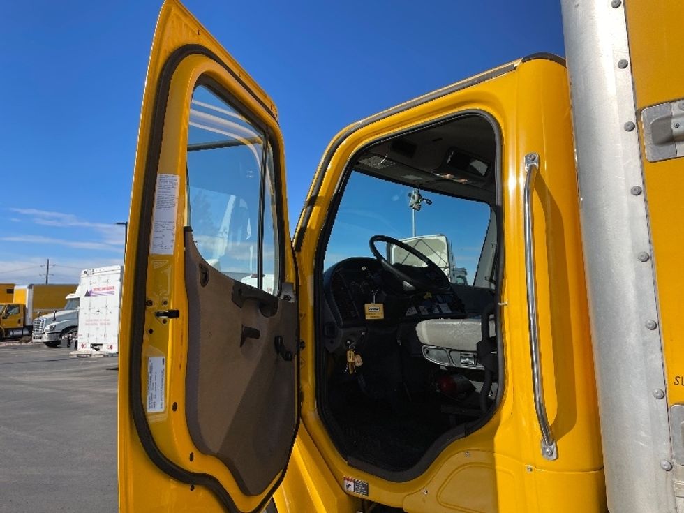 Medium Duty Box Truck-Light and Medium Duty Trucks-Freightliner-2022-M2-Aurora-CO-246,151\n\t\tmiles-$ 52,500 - Image 16