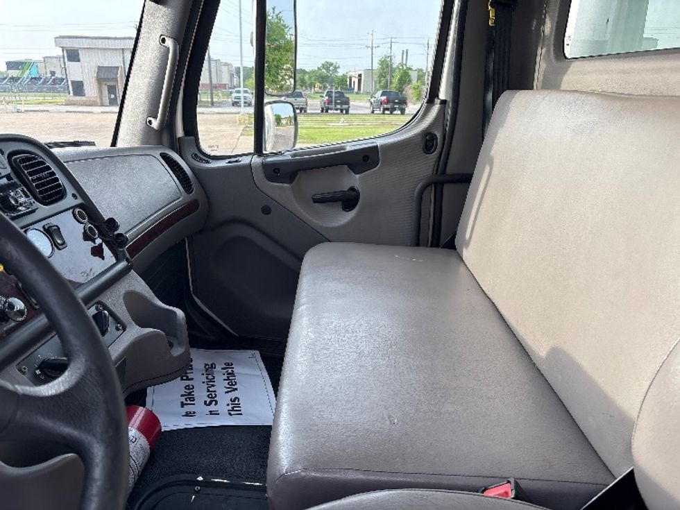 Medium Duty Box Truck-Light and Medium Duty Trucks-Freightliner-2022-M2-Aurora-CO-96,543\n\t\tmiles-$ 78,750 - Image 18