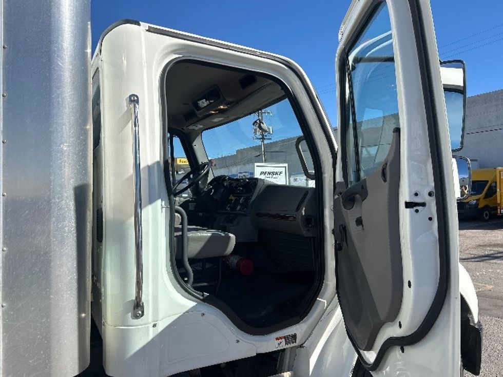 Medium Duty Box Truck-Light and Medium Duty Trucks-Freightliner-2022-M2-Aurora-CO-99,335\n\t\tmiles-$ 76,750 - Image 20