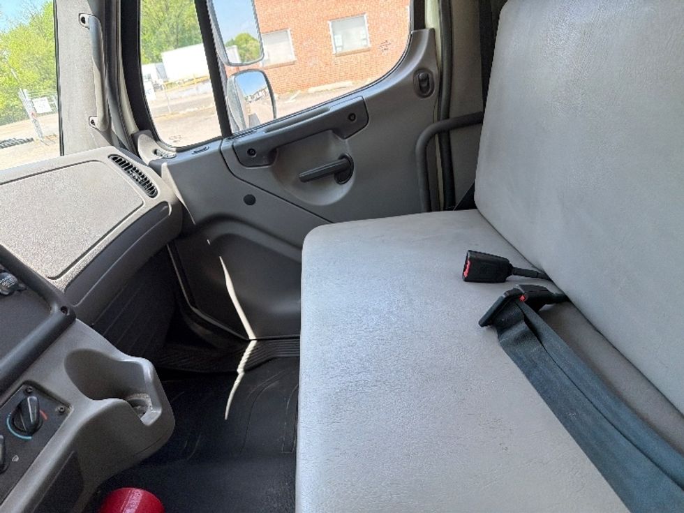 Medium Duty Box Truck-Light and Medium Duty Trucks-Freightliner-2022-M2-Baltimore-MD-205,066\n\t\tmiles-$ 56,000 - Image 14