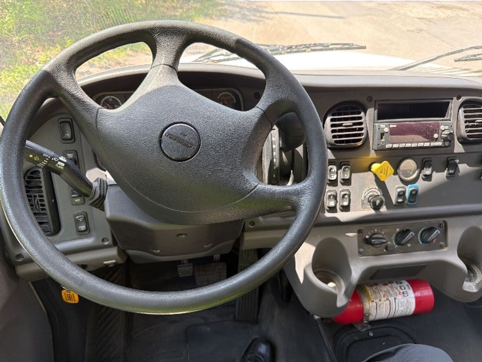 Medium Duty Box Truck-Light and Medium Duty Trucks-Freightliner-2022-M2-Baltimore-MD-205,066\n\t\tmiles-$ 56,000 - Image 18