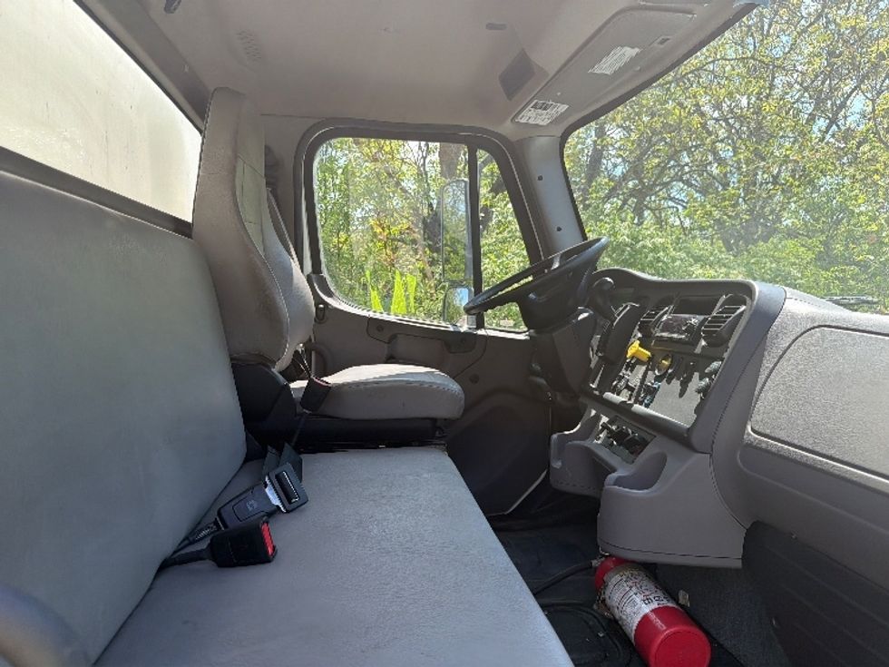 Medium Duty Box Truck-Light and Medium Duty Trucks-Freightliner-2022-M2-Baltimore-MD-205,066\n\t\tmiles-$ 56,000 - Image 22