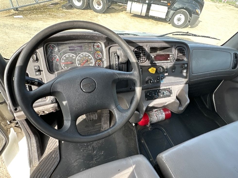Medium Duty Box Truck-Light and Medium Duty Trucks-Freightliner-2022-M2-Baltimore-MD-221,047\n\t\tmiles-$ 53,000 - Image 17