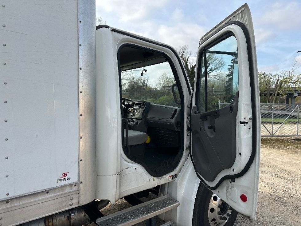 Medium Duty Box Truck-Light and Medium Duty Trucks-Freightliner-2022-M2-Baltimore-MD-221,047\n\t\tmiles-$ 53,000 - Image 20