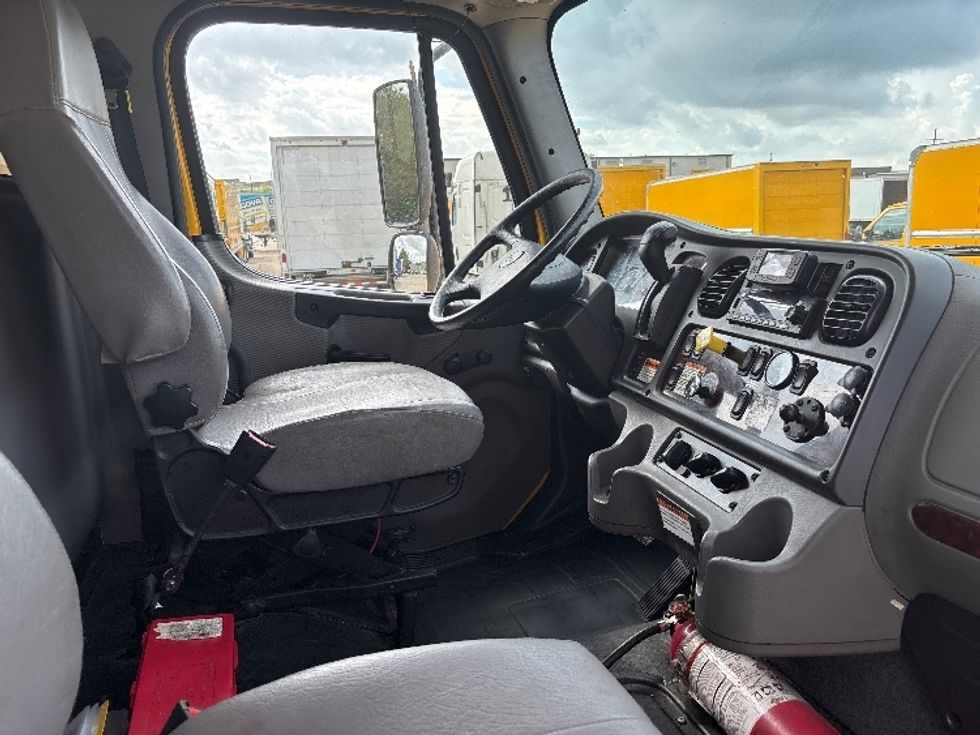 Medium Duty Box Truck-Light and Medium Duty Trucks-Freightliner-2022-M2-Baton Rouge-LA-136,236\n\t\tmiles-$ 61,500 - Image 22