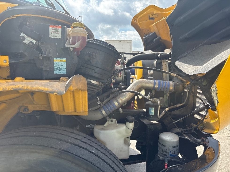 Medium Duty Box Truck-Light and Medium Duty Trucks-Freightliner-2022-M2-Baton Rouge-LA-136,236\n\t\tmiles-$ 61,500 - Image 23