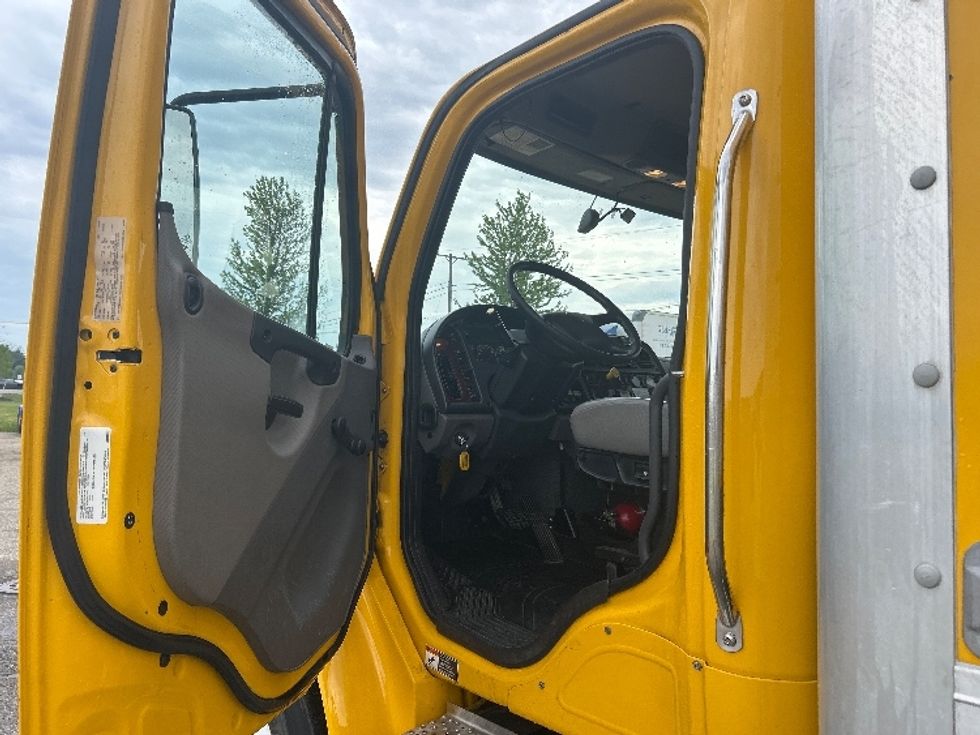 Medium Duty Box Truck-Light and Medium Duty Trucks-Freightliner-2022-M2-Battle Creek-MI-264,870\n\t\tmiles-$ 44,000 - Image 16