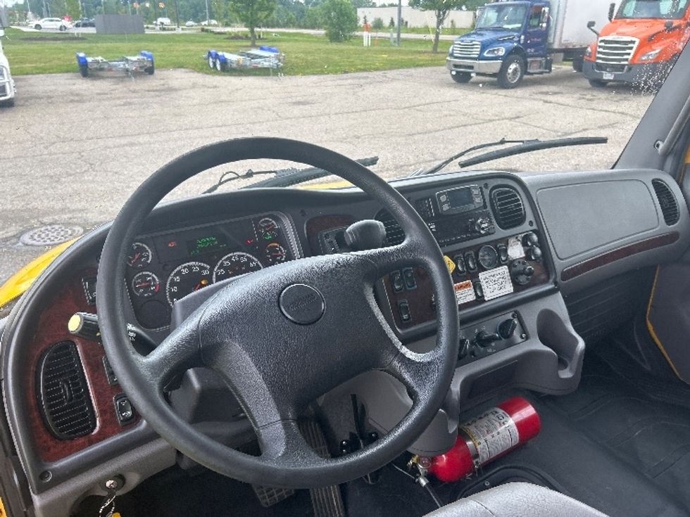Medium Duty Box Truck-Light and Medium Duty Trucks-Freightliner-2022-M2-Battle Creek-MI-264,870\n\t\tmiles-$ 44,000 - Image 17
