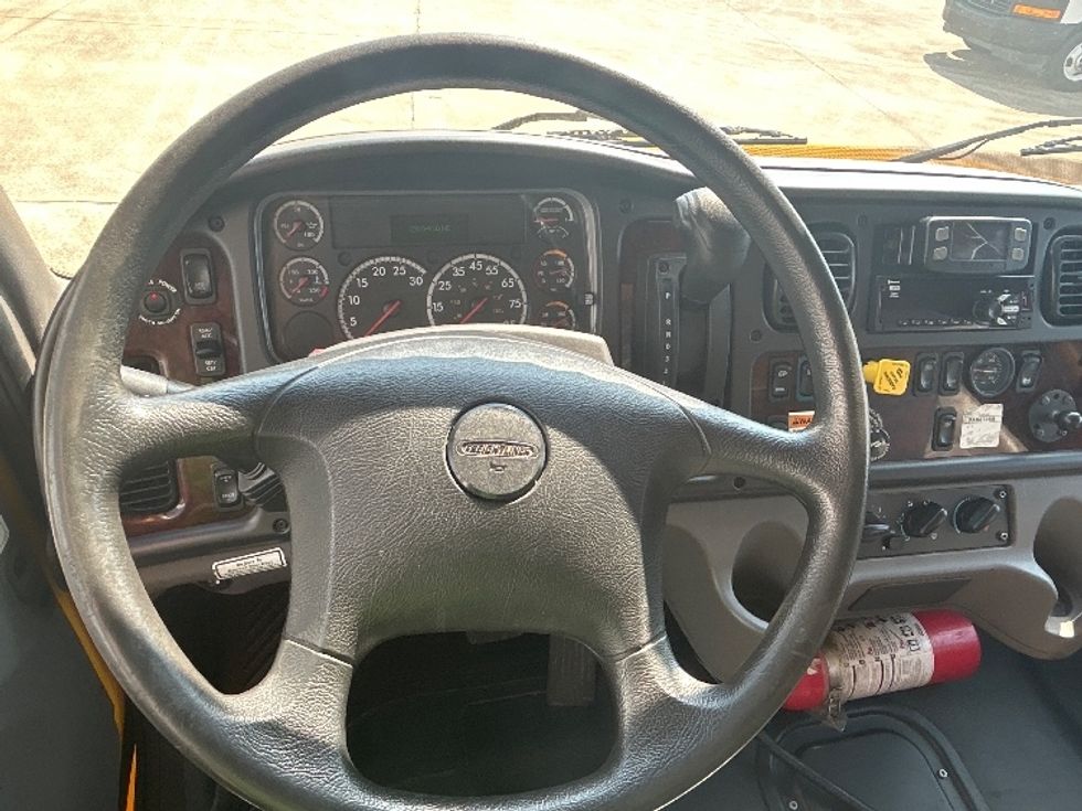 Medium Duty Box Truck-Light and Medium Duty Trucks-Freightliner-2022-M2-Beaumont-TX-235,540\n\t\tmiles-$ 50,750 - Image 17