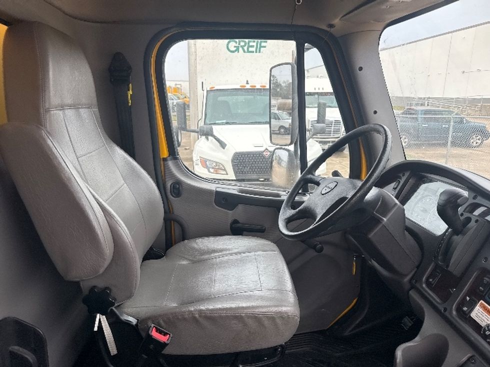 Medium Duty Box Truck-Light and Medium Duty Trucks-Freightliner-2022-M2-Beaumont-TX-84,868\n\t\tmiles-$ 79,000 - Image 22