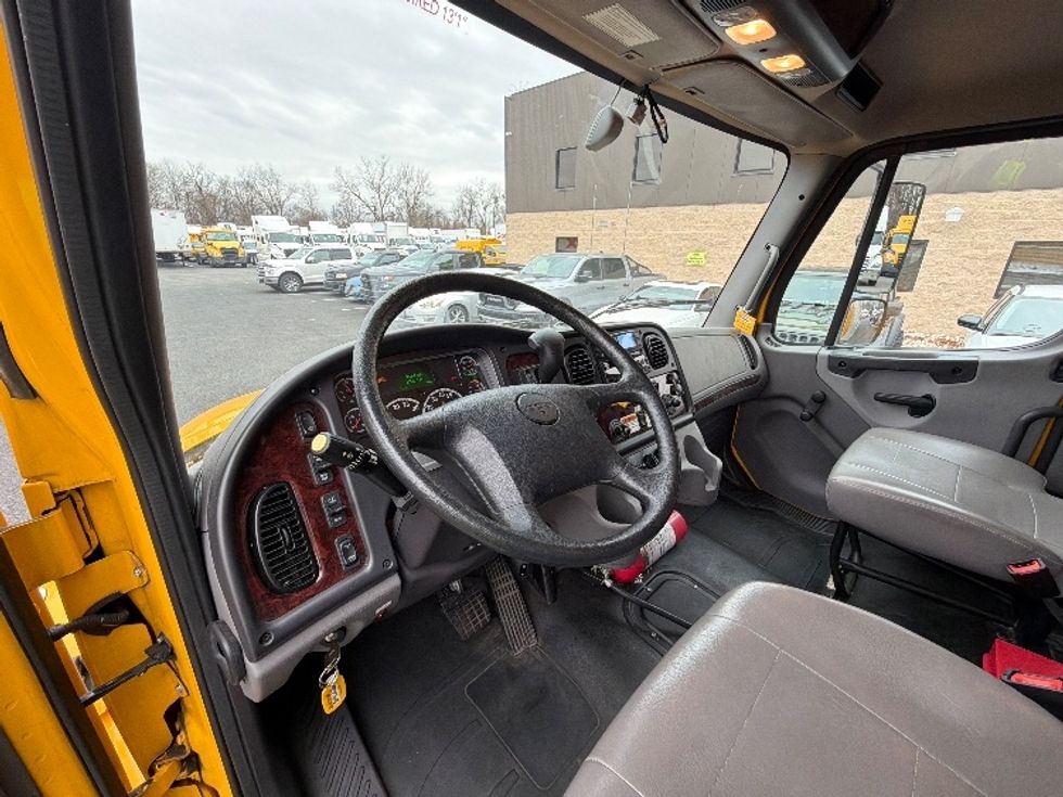 Medium Duty Box Truck-Light and Medium Duty Trucks-Freightliner-2022-M2-Belcamp-MD-12,570\n\t\tmiles-$ 83,250 - Image 17