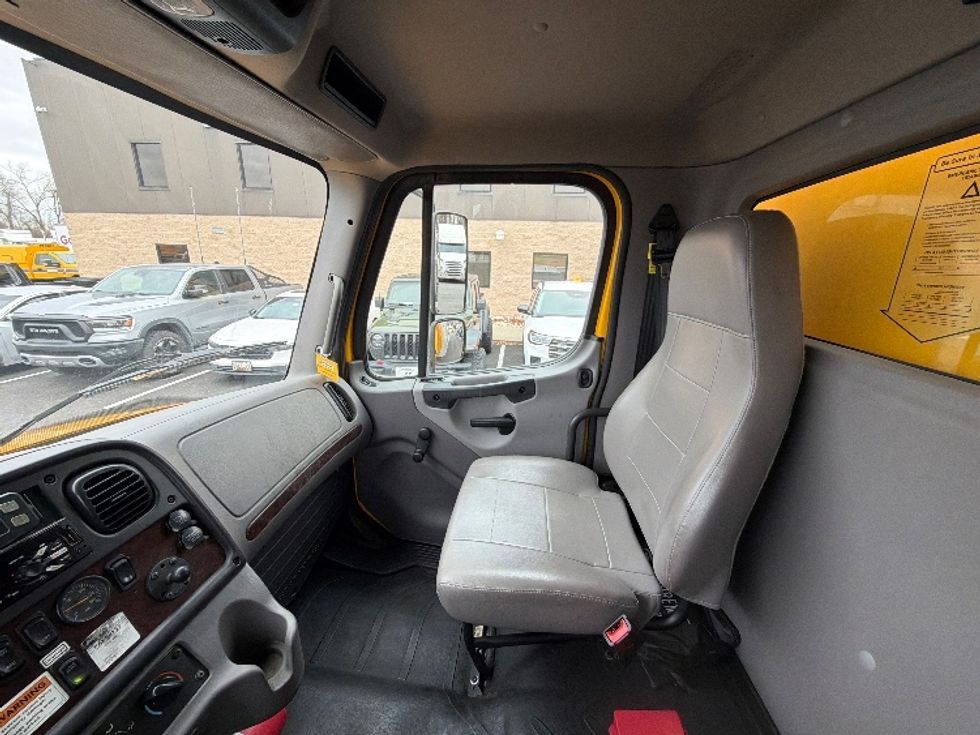 Medium Duty Box Truck-Light and Medium Duty Trucks-Freightliner-2022-M2-Belcamp-MD-12,570\n\t\tmiles-$ 83,250 - Image 19