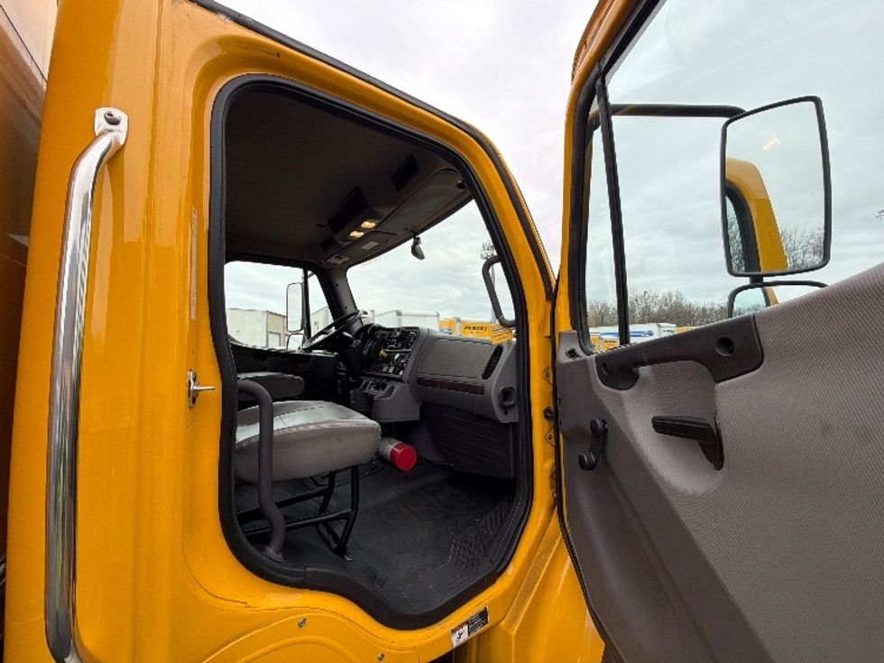 Medium Duty Box Truck-Light and Medium Duty Trucks-Freightliner-2022-M2-Belcamp-MD-12,570\n\t\tmiles-$ 83,250 - Image 20
