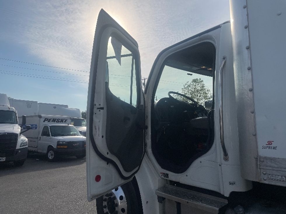 Medium Duty Box Truck-Light and Medium Duty Trucks-Freightliner-2022-M2-Belcamp-MD-158,192\n\t\tmiles-$ 57,250 - Image 16