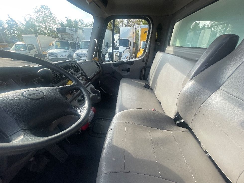 Medium Duty Box Truck-Light and Medium Duty Trucks-Freightliner-2022-M2-Belcamp-MD-158,192\n\t\tmiles-$ 57,250 - Image 19