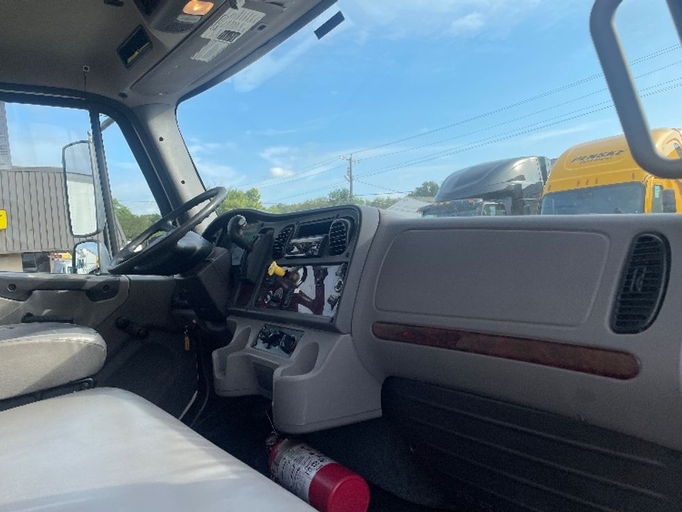 Medium Duty Box Truck-Light and Medium Duty Trucks-Freightliner-2022-M2-Belcamp-MD-158,192\n\t\tmiles-$ 57,250 - Image 21