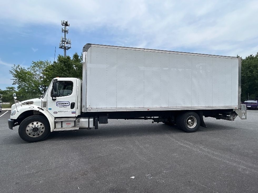 Medium Duty Box Truck-Light and Medium Duty Trucks-Freightliner-2022-M2-Belcamp-MD-193,074\n\t\tmiles-$ 62,500 - Image 4