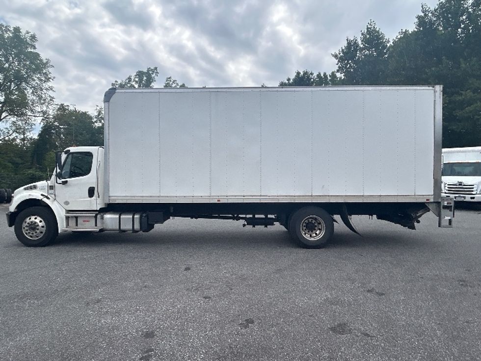 Medium Duty Box Truck-Light and Medium Duty Trucks-Freightliner-2022-M2-Belcamp-MD-298,728\n\t\tmiles-$ 47,750 - Image 4