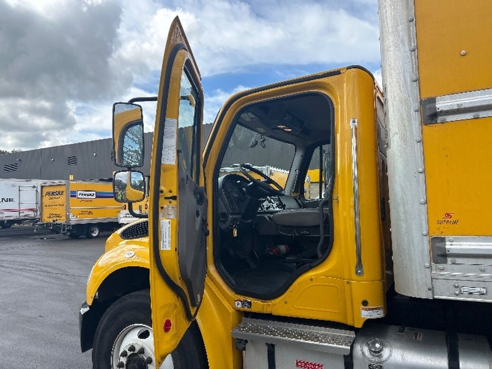 Medium Duty Box Truck-Light and Medium Duty Trucks-Freightliner-2022-M2-Bensalem-PA-227,736\n\t\tmiles-$ 48,500 - Image 16