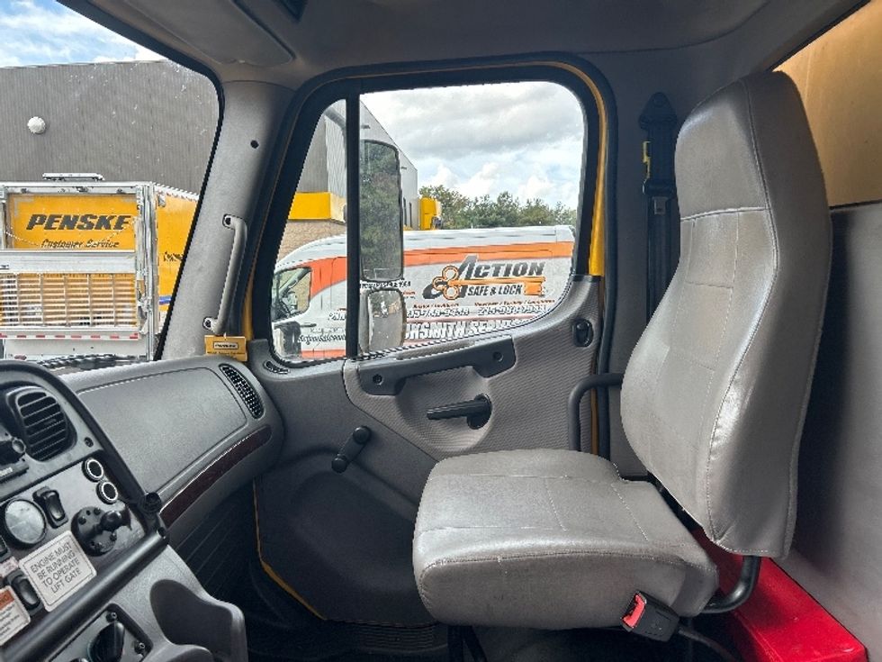 Medium Duty Box Truck-Light and Medium Duty Trucks-Freightliner-2022-M2-Bensalem-PA-227,736\n\t\tmiles-$ 48,500 - Image 19