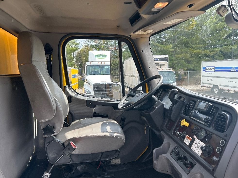 Medium Duty Box Truck-Light and Medium Duty Trucks-Freightliner-2022-M2-Bensalem-PA-227,736\n\t\tmiles-$ 48,500 - Image 22
