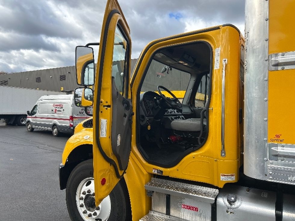 Medium Duty Box Truck-Light and Medium Duty Trucks-Freightliner-2022-M2-Bensalem-PA-254,973\n\t\tmiles-$ 43,750 - Image 16
