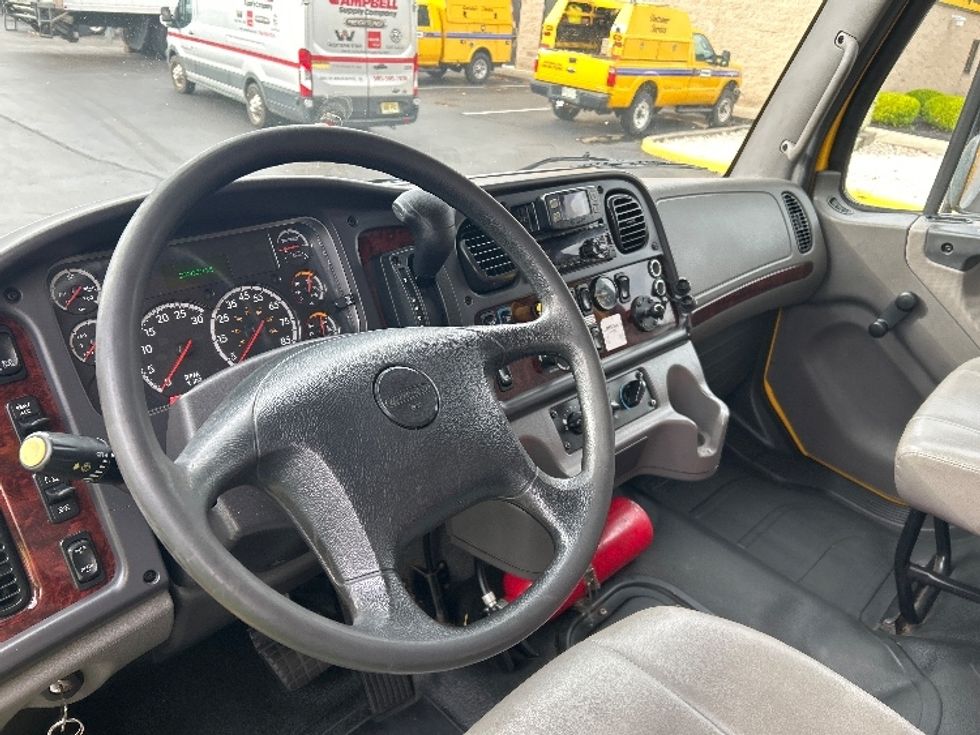 Medium Duty Box Truck-Light and Medium Duty Trucks-Freightliner-2022-M2-Bensalem-PA-254,973\n\t\tmiles-$ 43,750 - Image 17