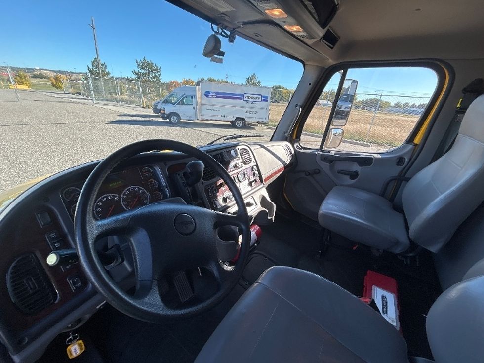 Medium Duty Box Truck-Light and Medium Duty Trucks-Freightliner-2022-M2-Billings-MT-161,077\n\t\tmiles-$ 56,500 - Image 17