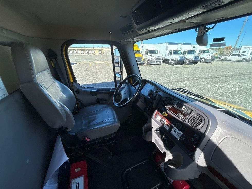 Medium Duty Box Truck-Light and Medium Duty Trucks-Freightliner-2022-M2-Billings-MT-161,077\n\t\tmiles-$ 56,500 - Image 22