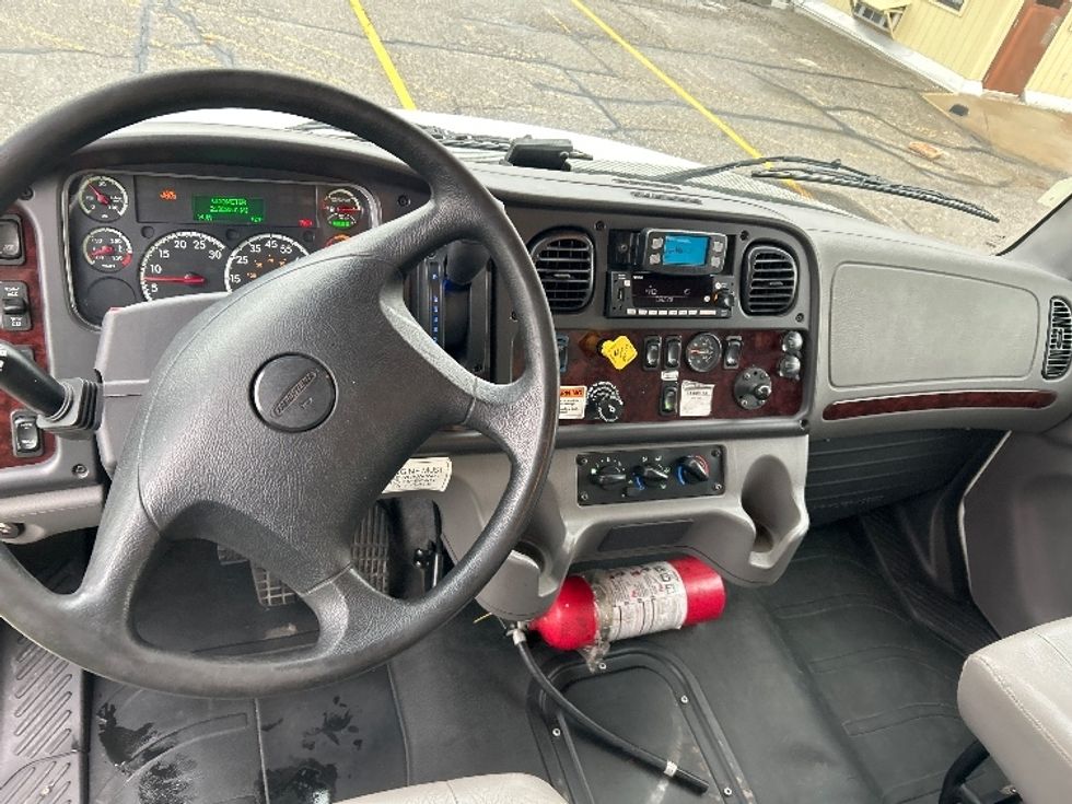 Medium Duty Box Truck-Light and Medium Duty Trucks-Freightliner-2022-M2-Billings-MT-213,667\n\t\tmiles-$ 56,500 - Image 18